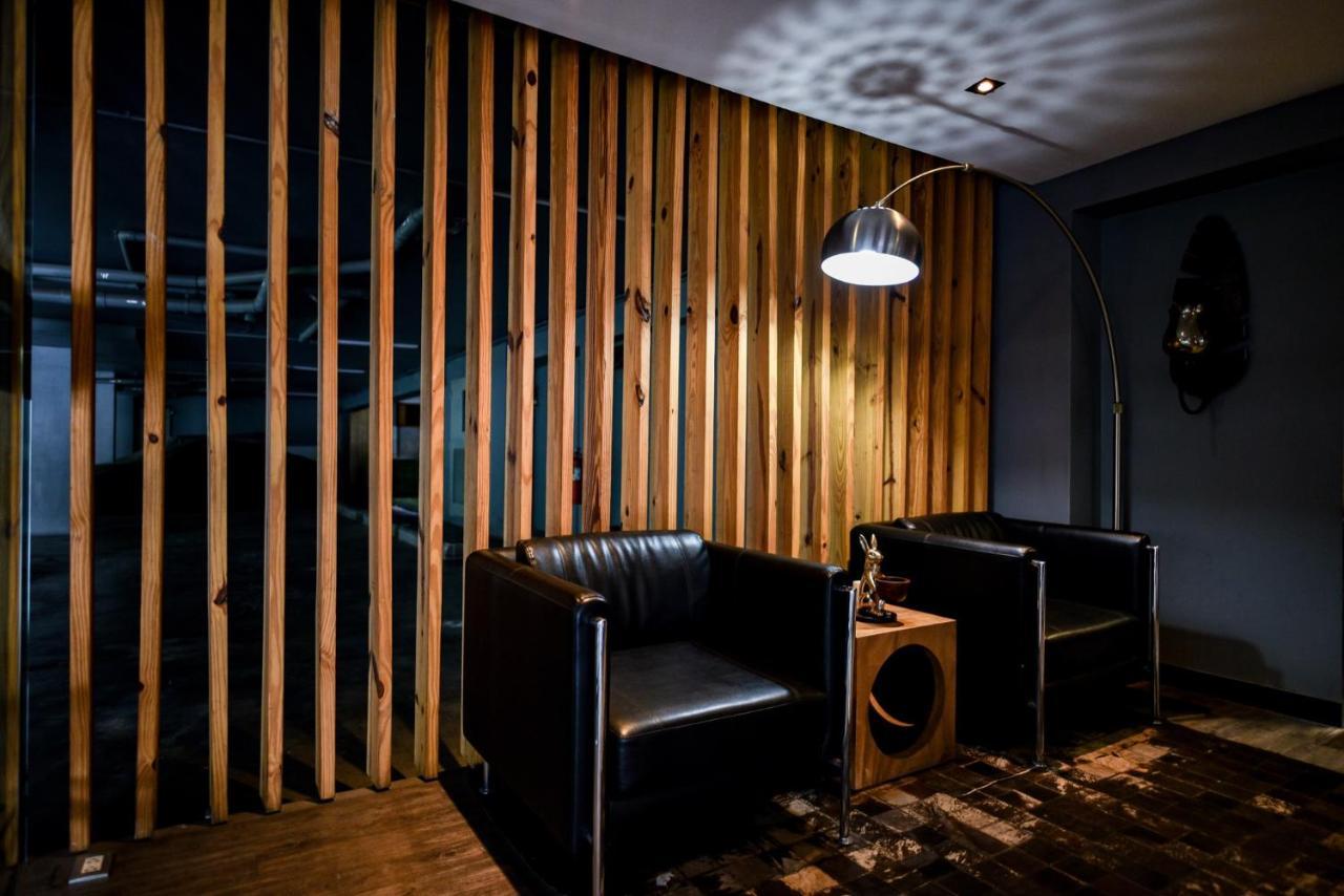 Q Suites 46 Bangkok Bagian luar foto