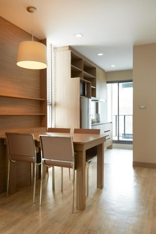 Q Suites 46 Bangkok Bagian luar foto